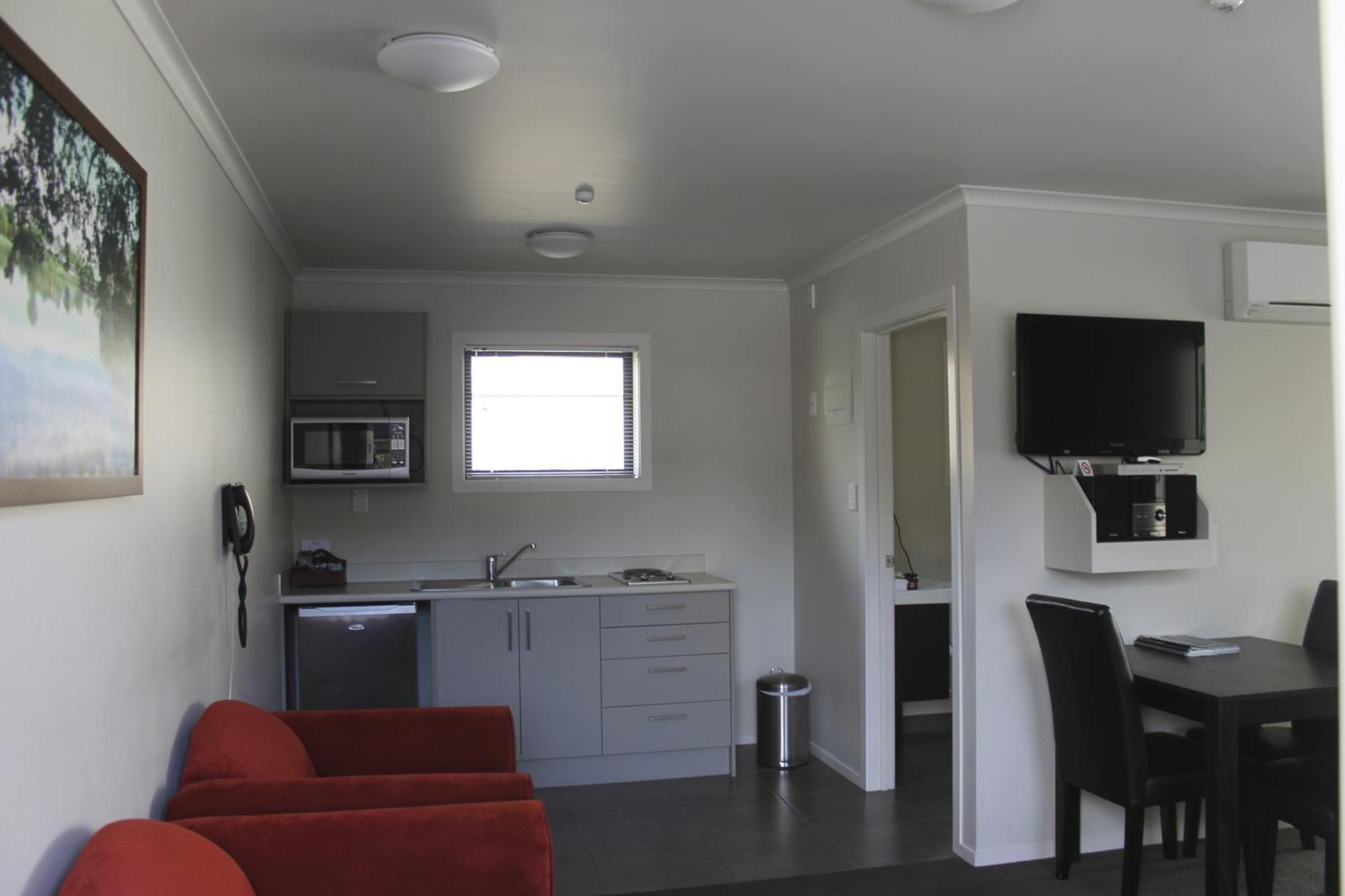 Arena Court Motel Hamilton Room photo