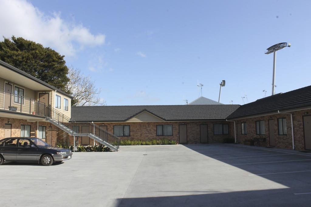Arena Court Motel Hamilton Exterior photo