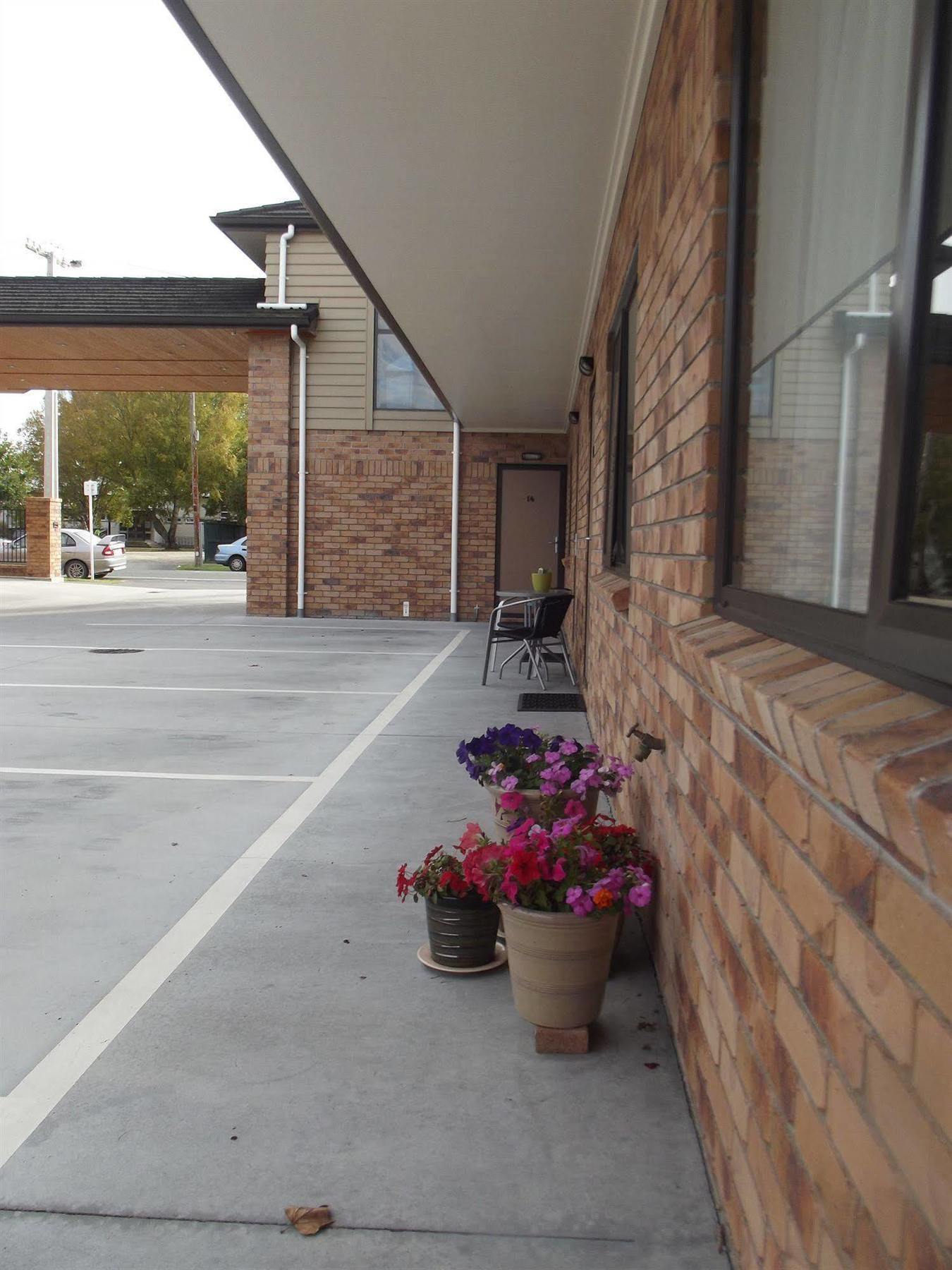 Arena Court Motel Hamilton Exterior photo